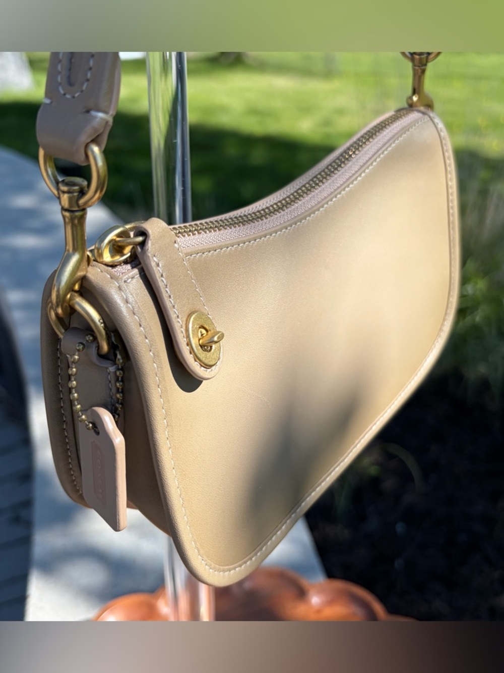 Coach Swinger 20 Limited Edition Taupe Glovetanned Leather EUC - Picture 4 of 16